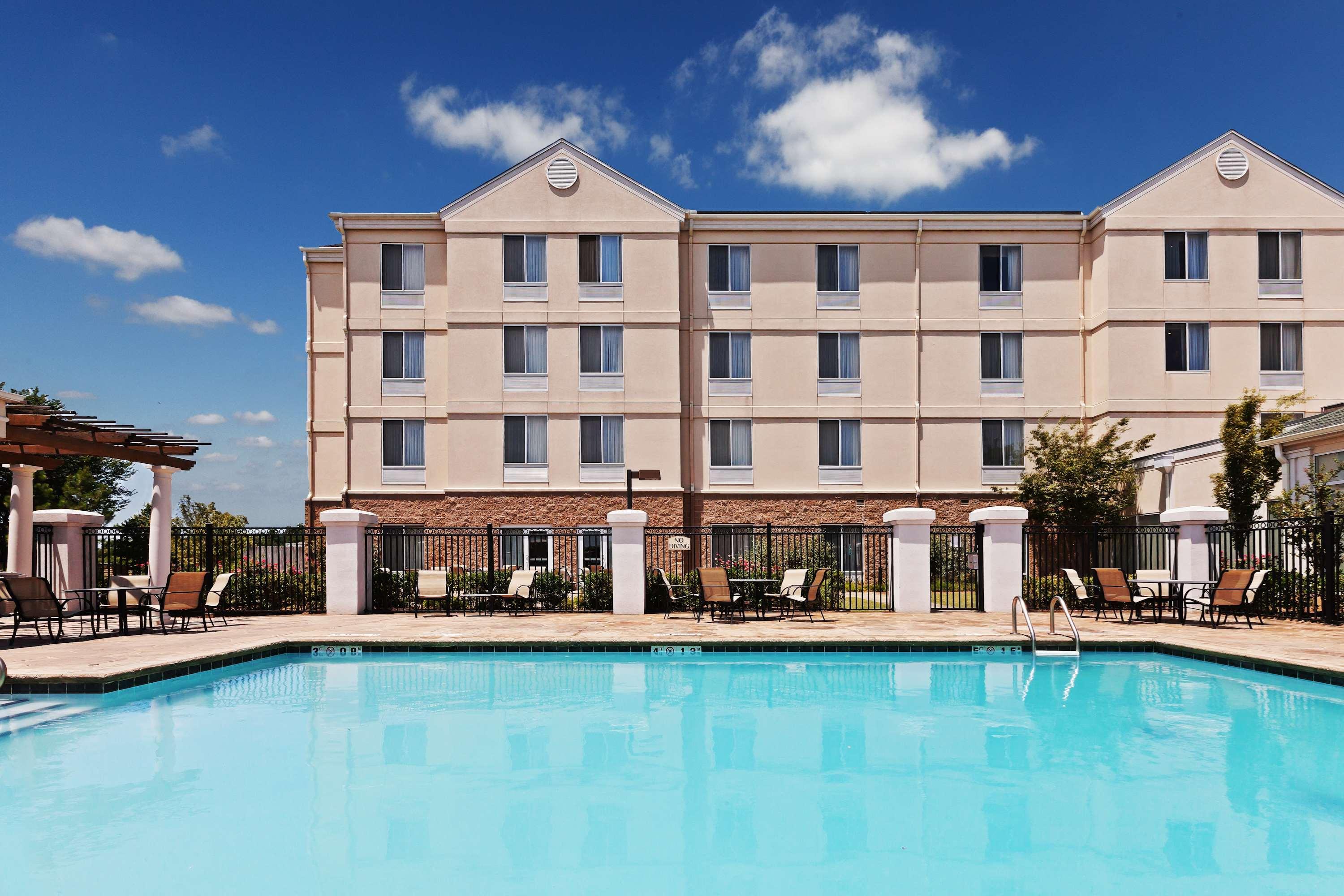 Hilton Garden Inn Tulsa South Exterior photo